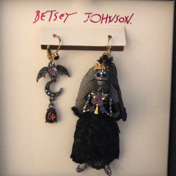 Betsey Johnson Dark Magic Skeleton Bride & Bat Moon Mismatched Drop Earrings NIB - Picture 1 of 14
